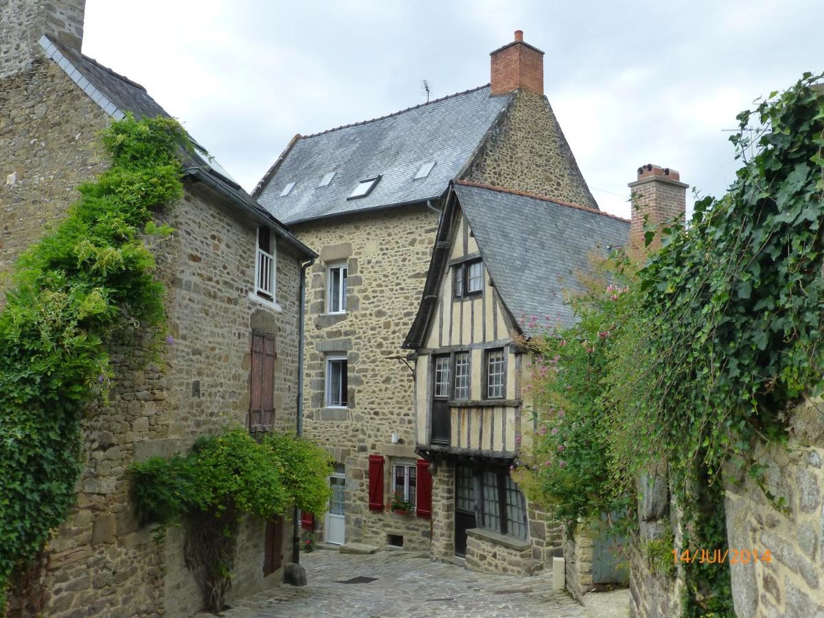 Le Logis De La Cour De Bretagne Au Port De Dinan Lanvallay Esterno foto